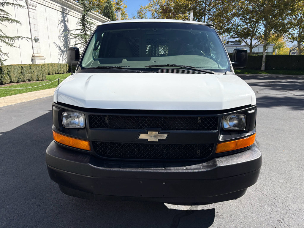 Used 2017 Chevrolet Express 2500 Extended image 4