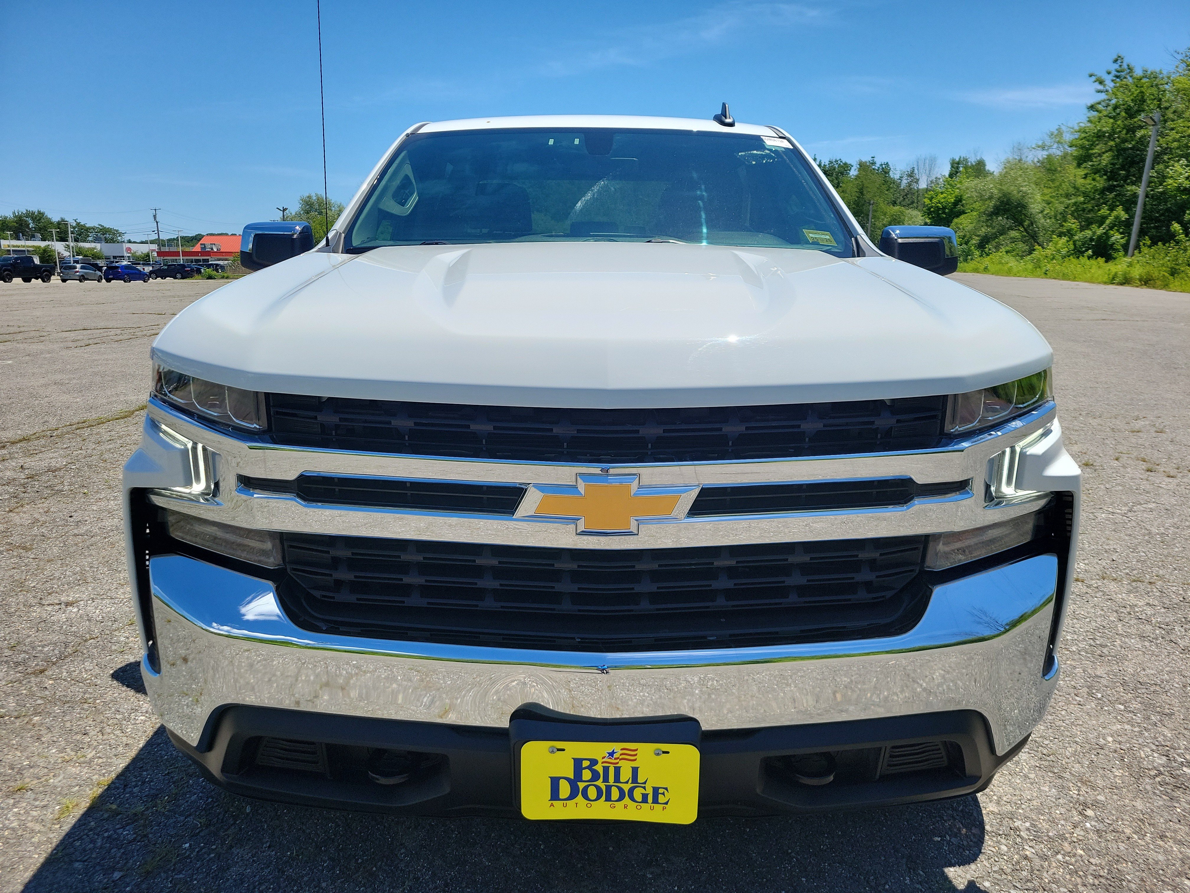 Used 2021 Chevrolet Silverado 1500 LT AWD/4WD image 2