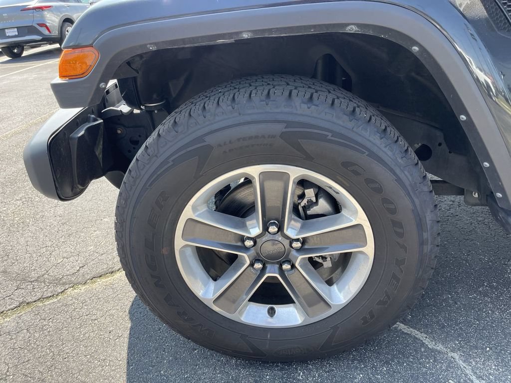 Used 2022 Jeep Wrangler Unlimited Sahara AWD/4WD image 10
