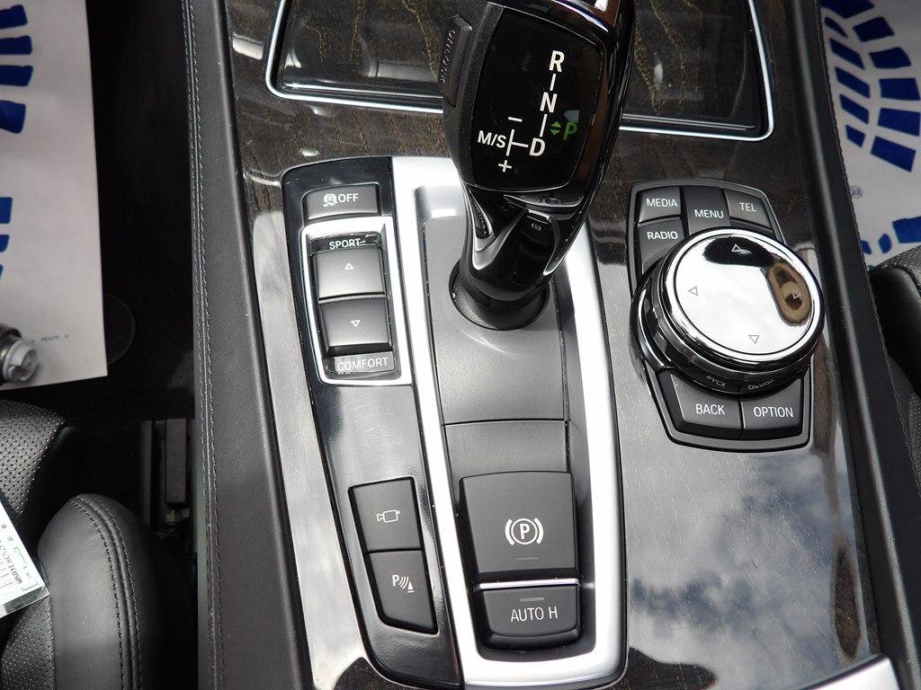 Used 2015 BMW 750Li RWD image 23