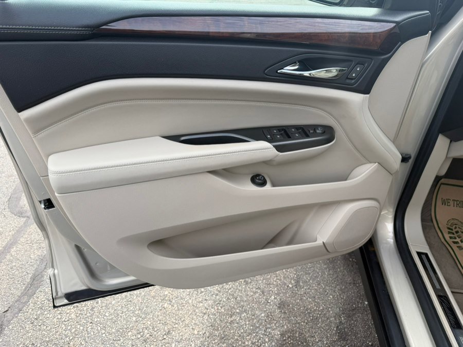 Used 2012 Cadillac SRX Luxury image 12