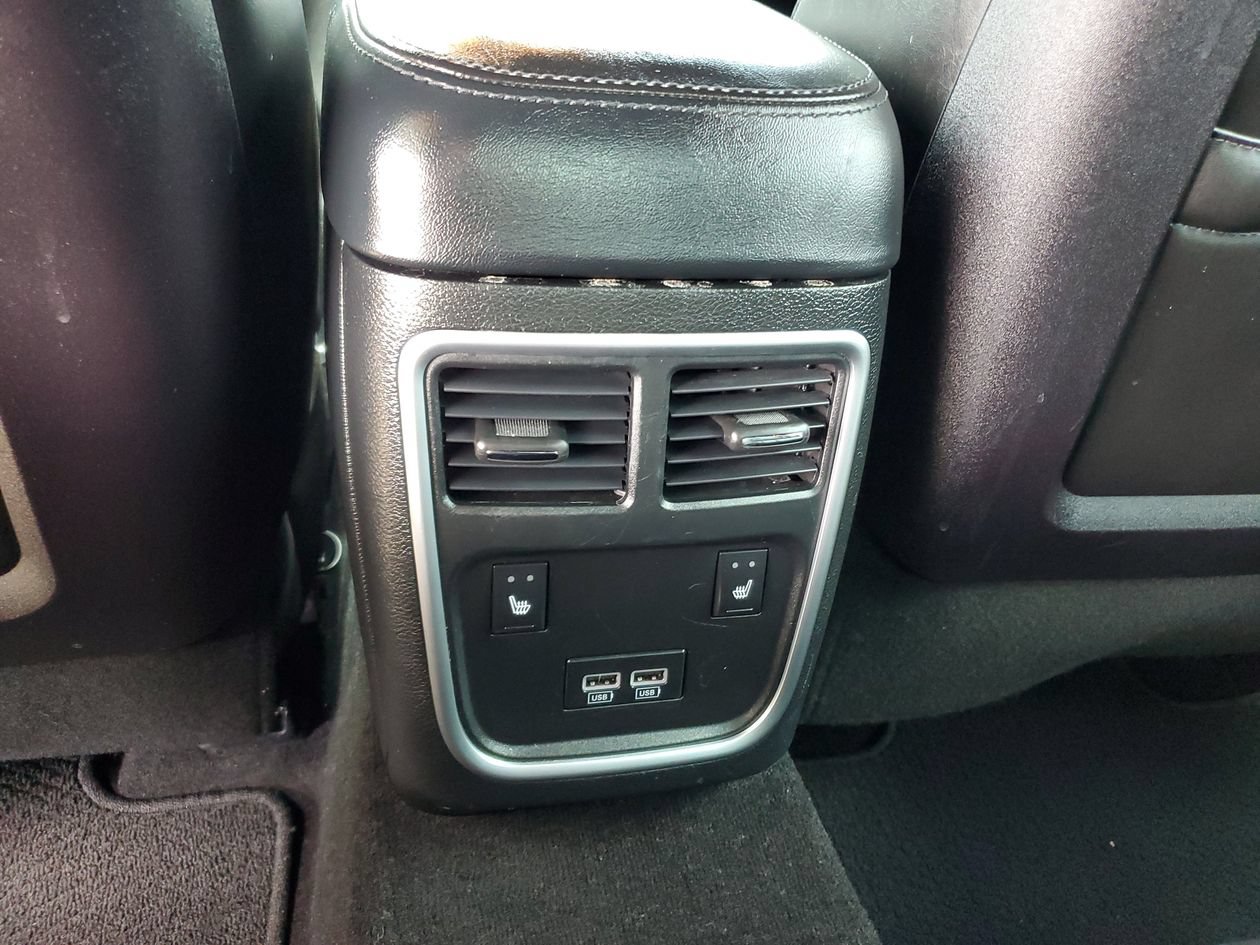 Used 2019 Chrysler 300 C RWD image 14