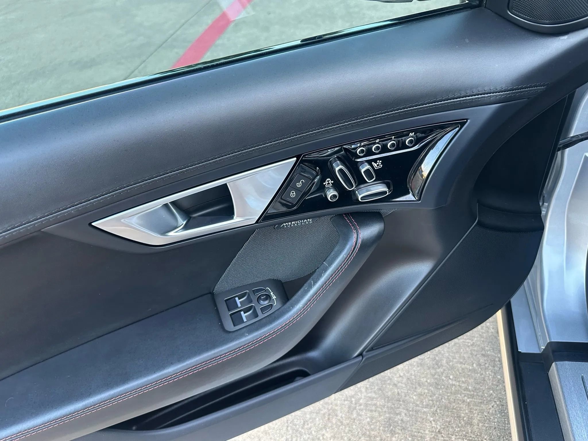 Used 2016 Jaguar F-TYPE S image 23