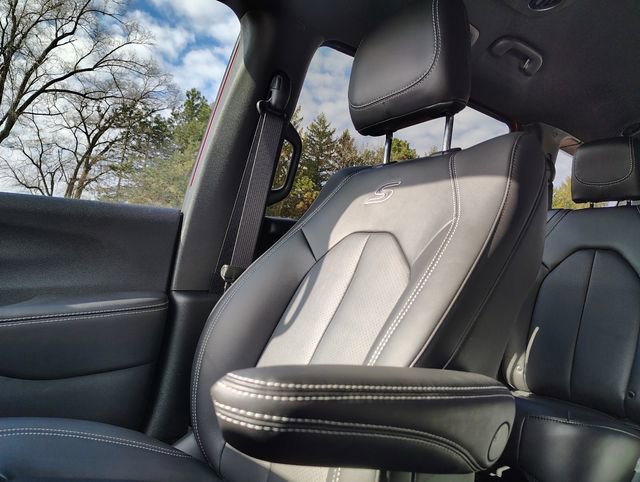 New 2026 Chrysler Pacifica Select w/ S Appearance Package image 27