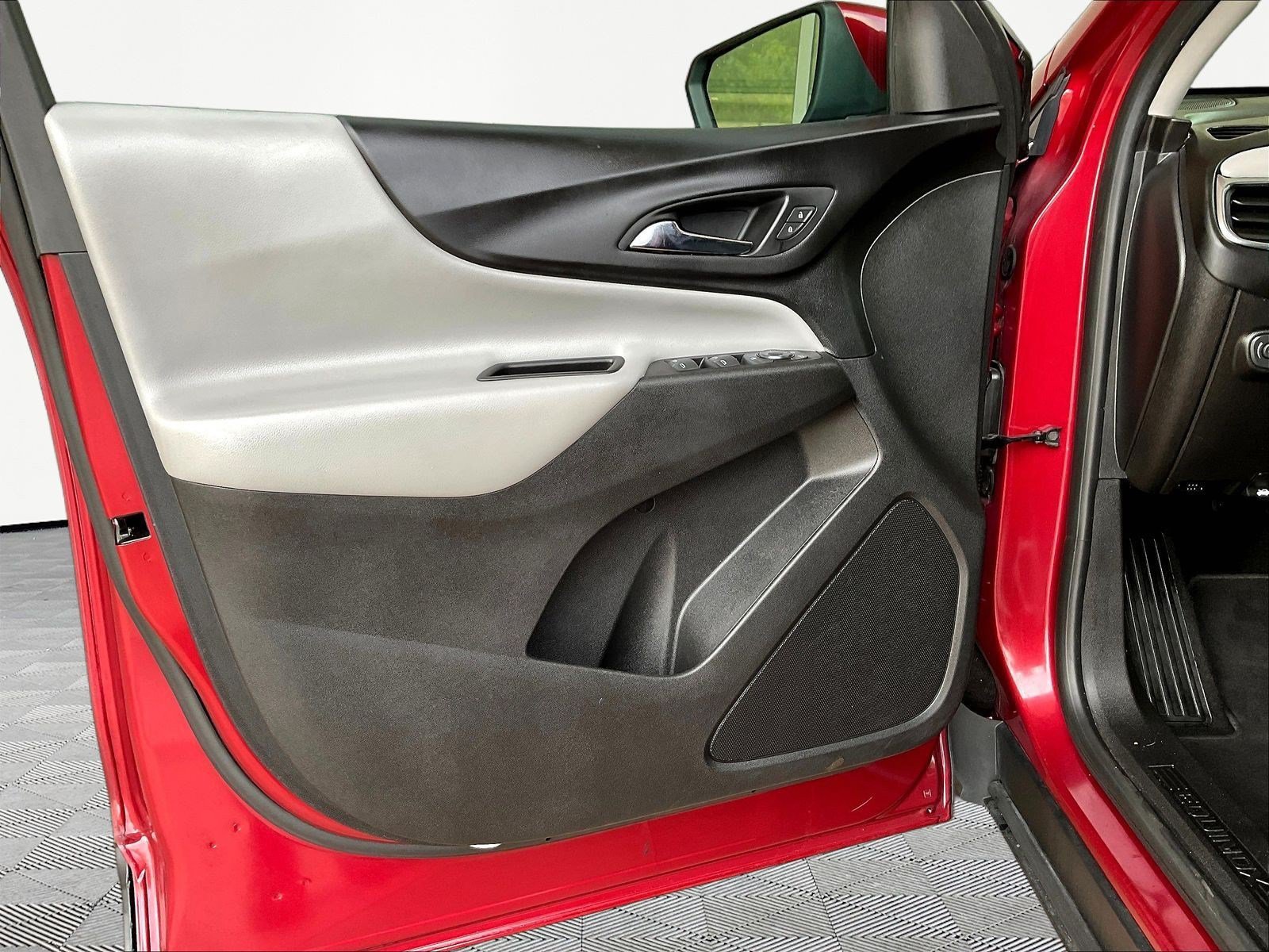 Used 2019 Chevrolet Equinox LT FWD image 19
