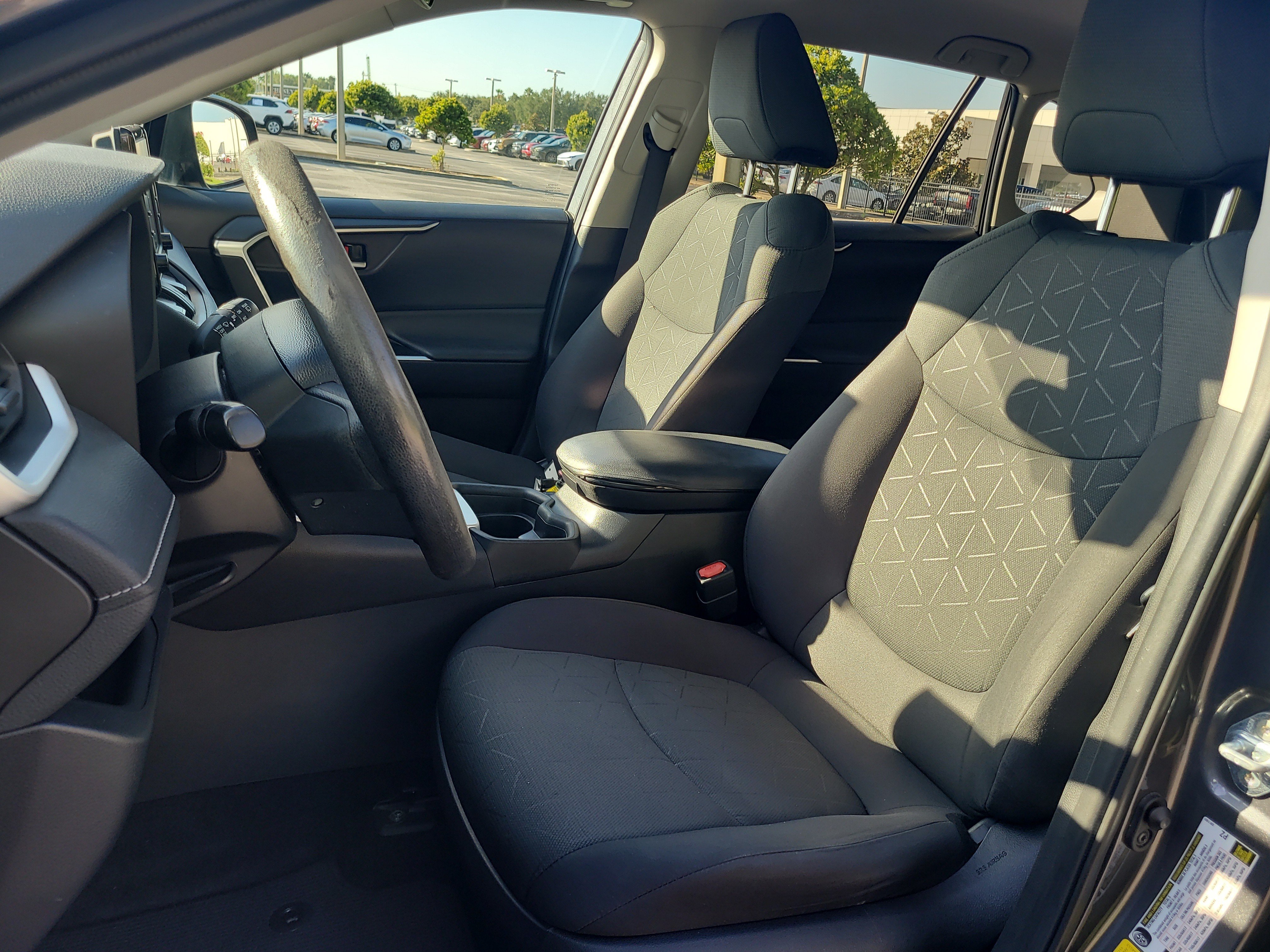 Used 2021 Toyota RAV4 XLE FWD image 21