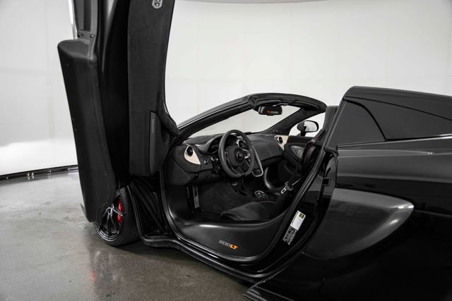 Used 2020 McLaren 600LT Spider RWD image 14