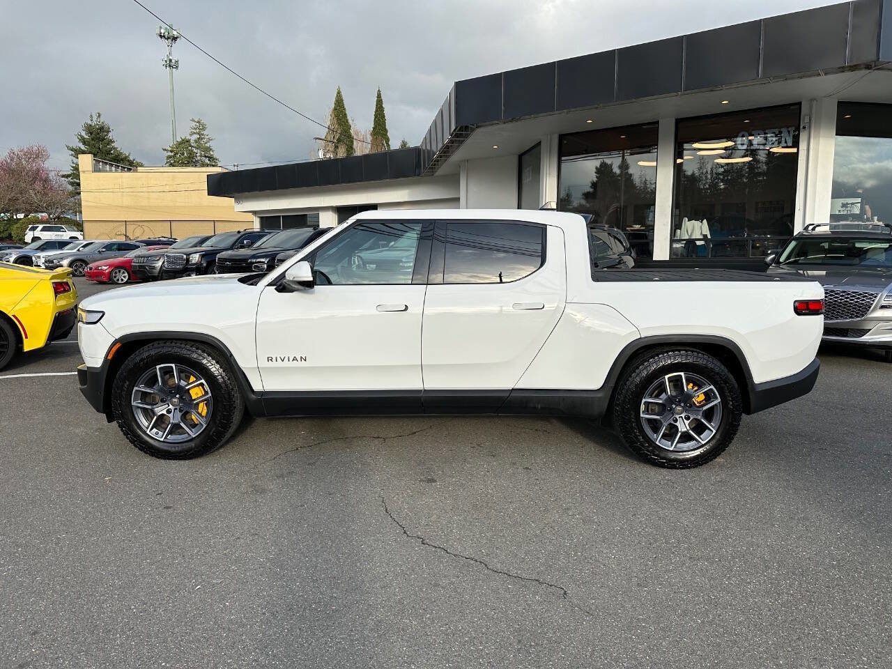 Used 2022 Rivian R1T Launch Edition image 2