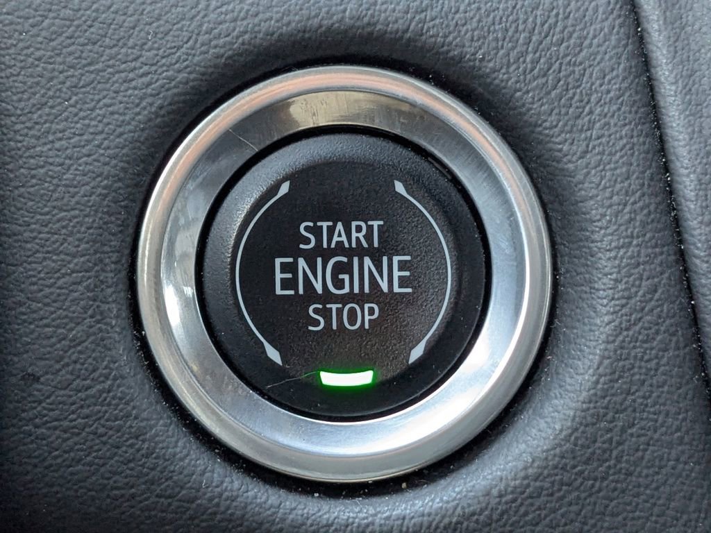 Used 2024 Chevrolet Suburban LT image 32