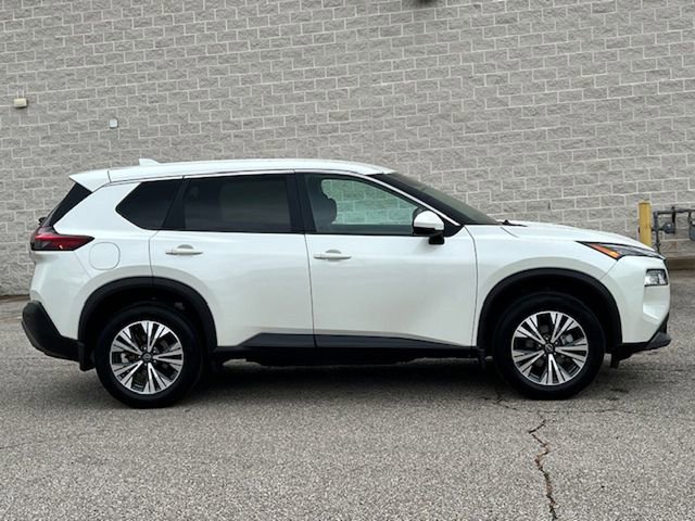 Used 2022 Nissan Rogue SV image 4