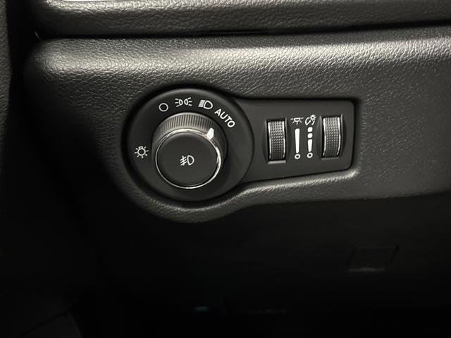 New 2026 Chrysler Pacifica Select image 24