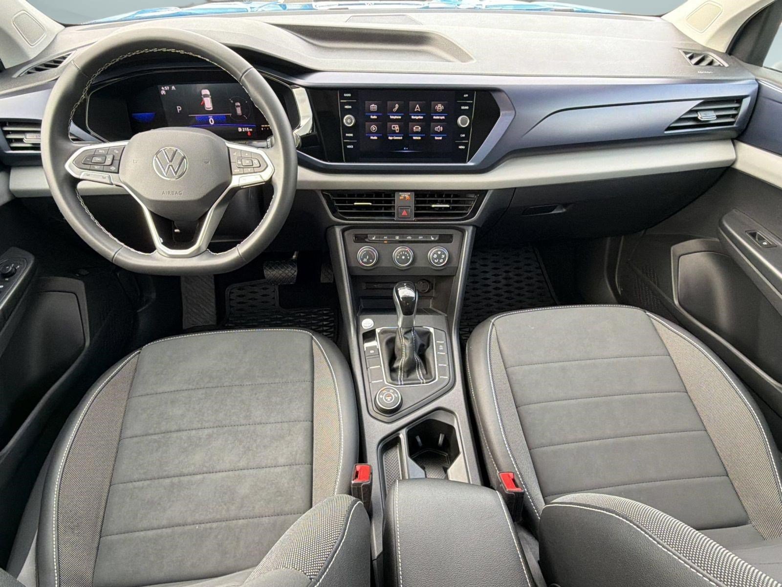 Certified 2022 Volkswagen Taos SE FWD image 15