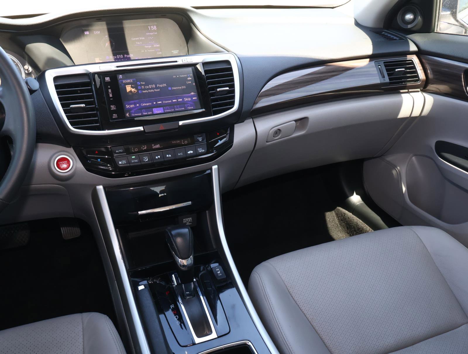 Used 2017 Honda Accord EX-L image 9