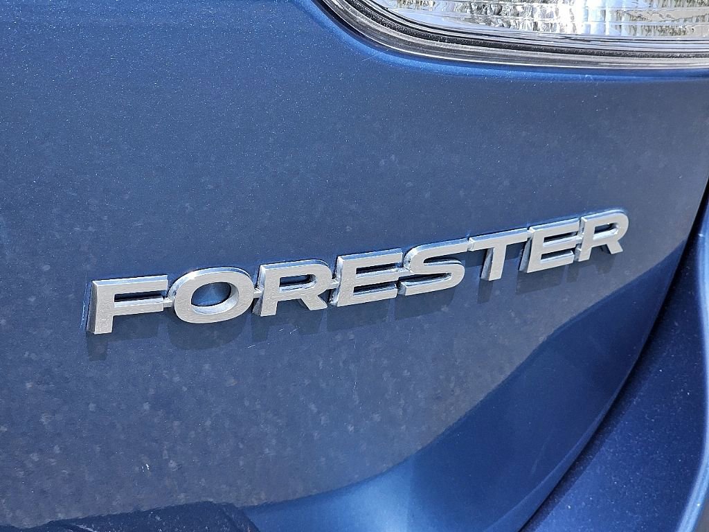 Used 2021 Subaru Forester AWD/4WD image 13