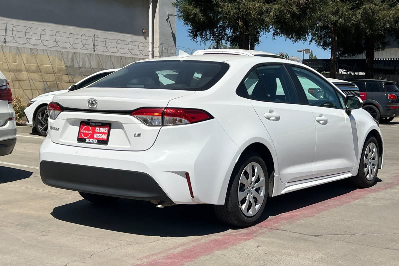 Used 2025 Toyota Corolla LE FWD image 3