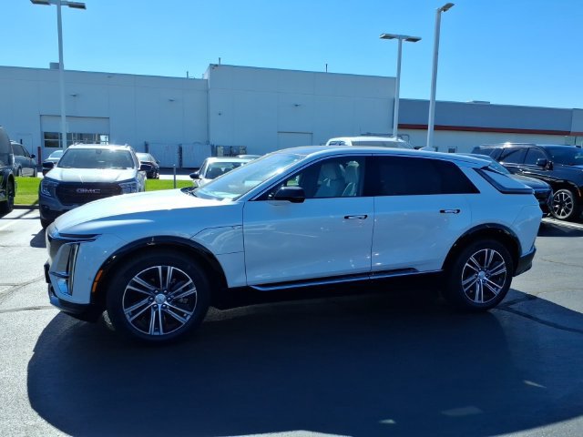 Used 2024 Cadillac Lyriq Luxury AWD/4WD image 10