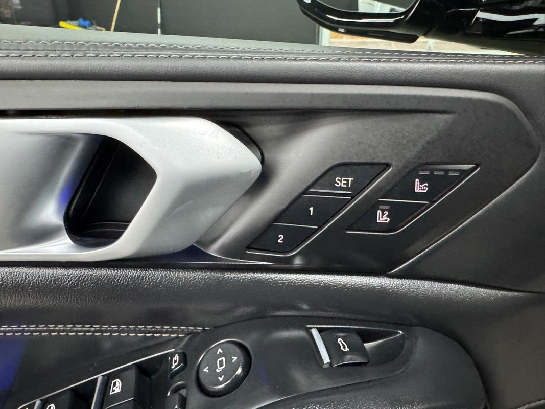 Used 2019 BMW X5 xDrive50i w/ M Sport Package image 22