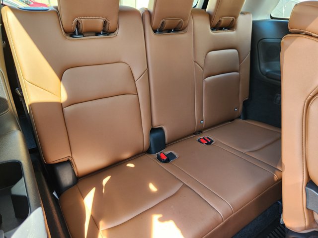 Certified 2024 Nissan Pathfinder Platinum w/ Cargo Package AWD/4WD image 17