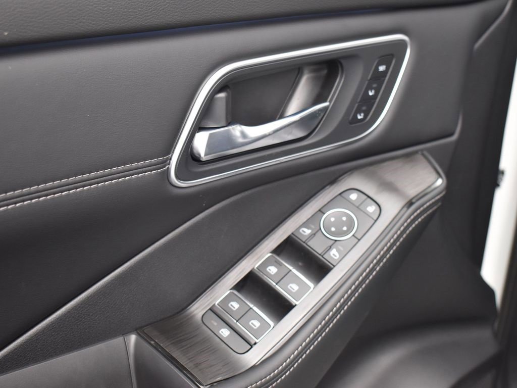 New 2026 Nissan Rogue Platinum image 16