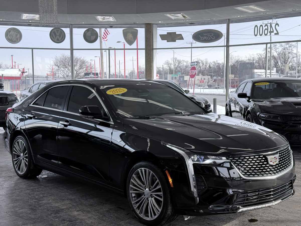 Used 2025 Cadillac CT4 Premium Luxury image 1