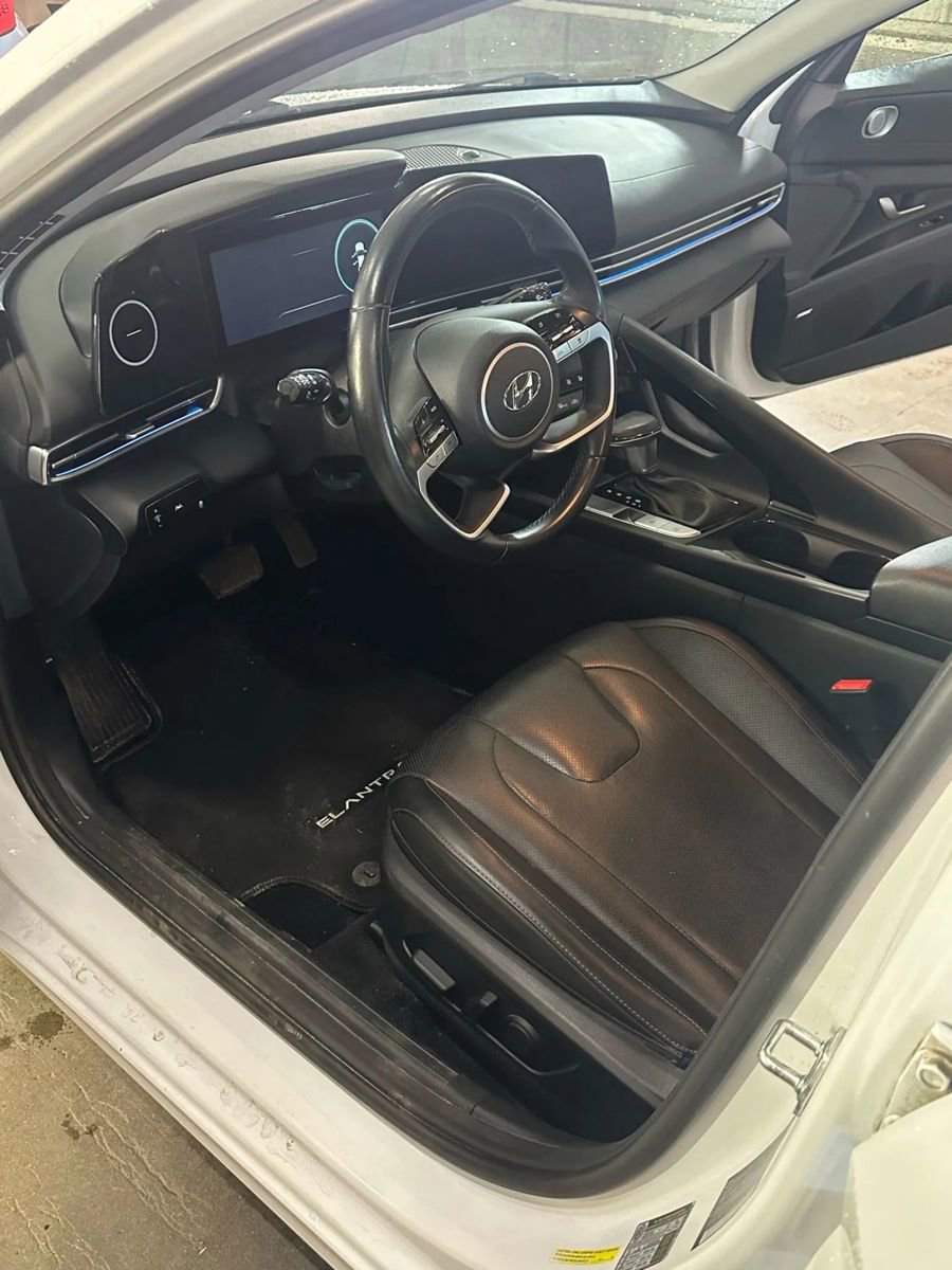 Used 2021 Hyundai Elantra Limited image 9