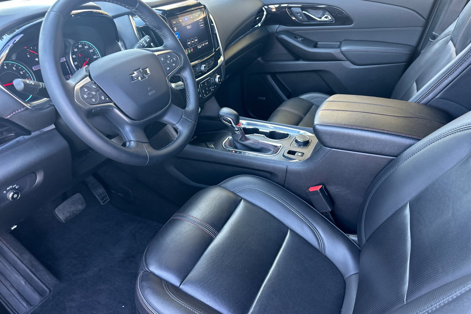Used 2023 Chevrolet Traverse RS w/ LPO, Cargo Package AWD/4WD image 10
