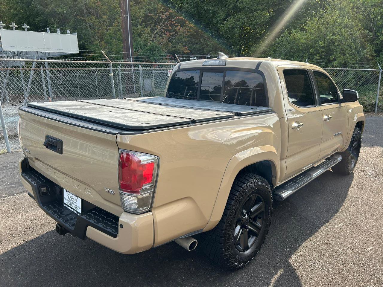 Used 2016 Toyota Tacoma Limited w/ Towing Package AWD/4WD image 5