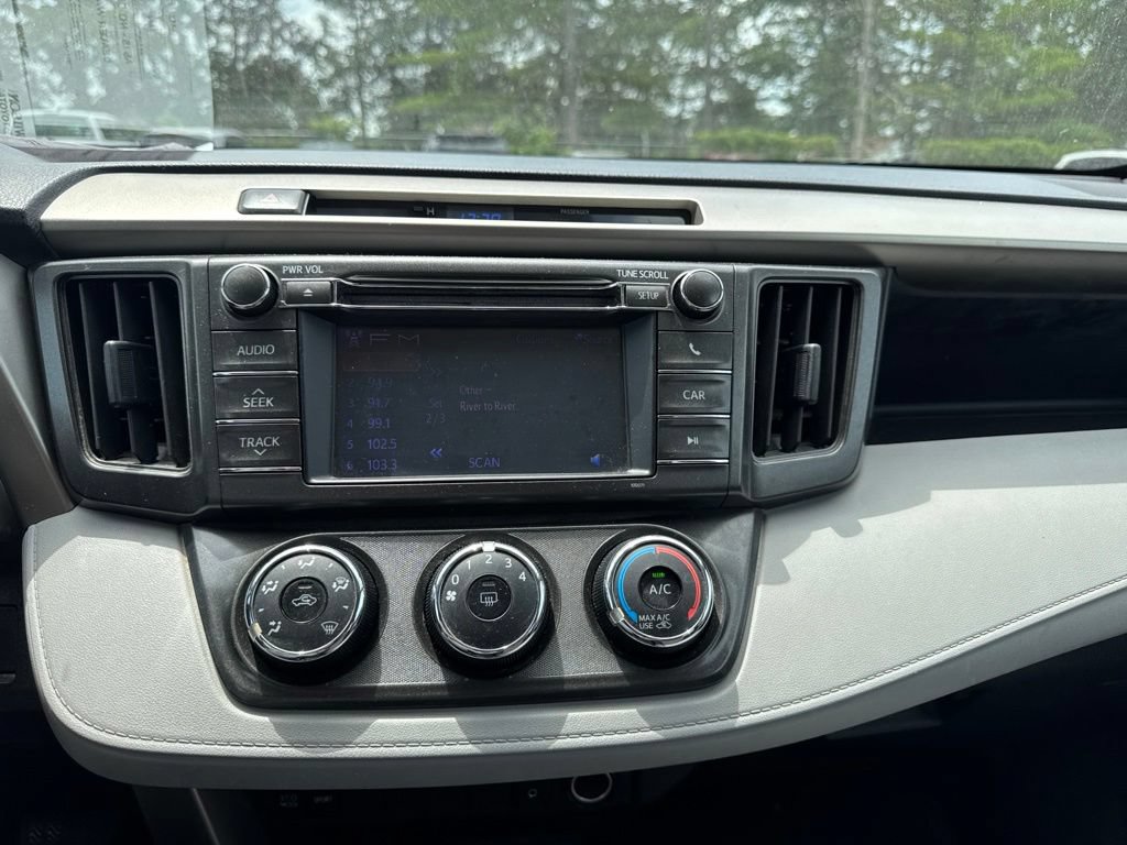 Used 2013 Toyota RAV4 LE AWD/4WD image 10