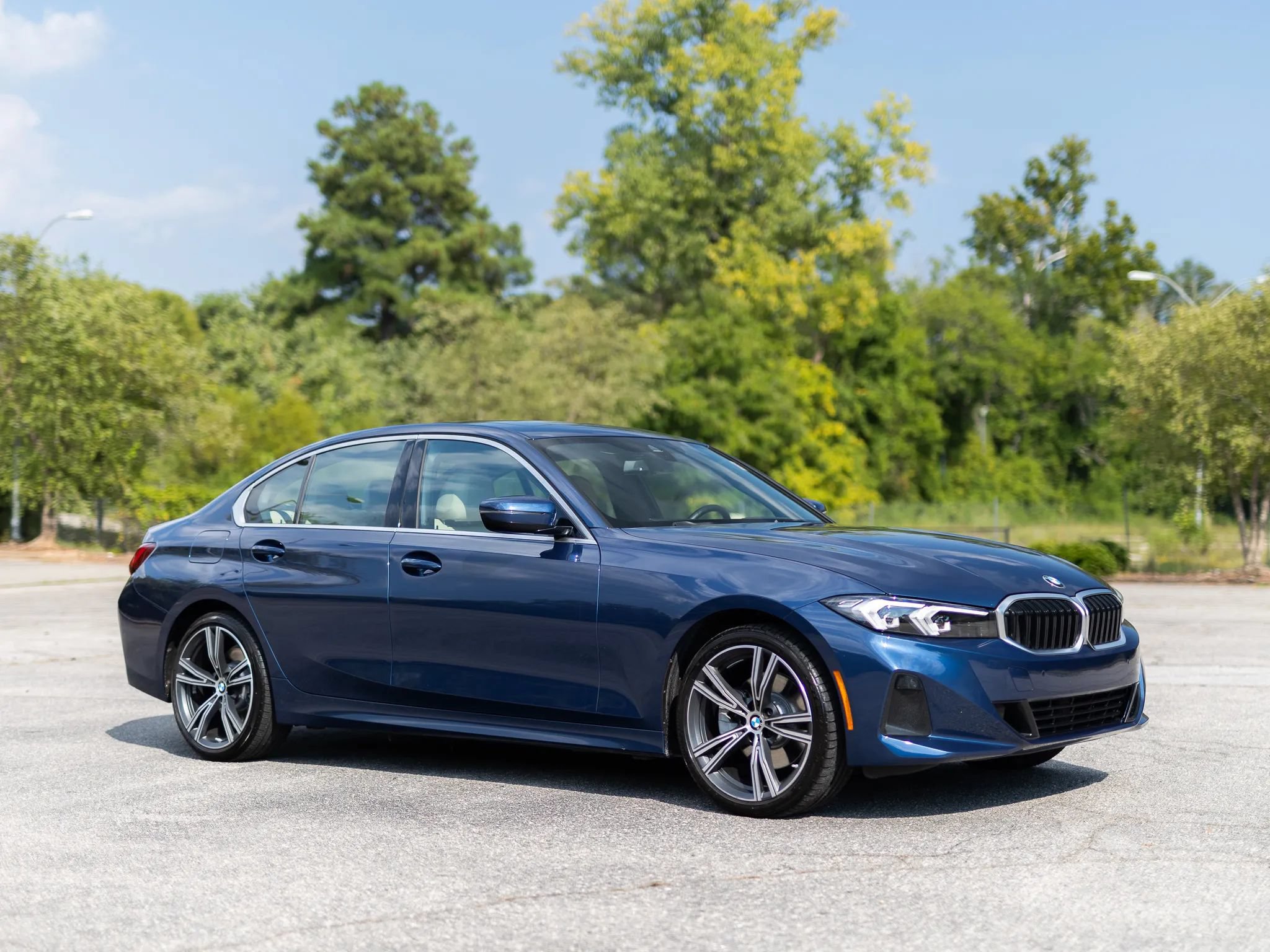 Used 2024 BMW 330i Sedan w/ Premium Package RWD image 6