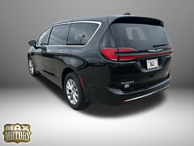 New 2026 Chrysler Pacifica Limited image 5