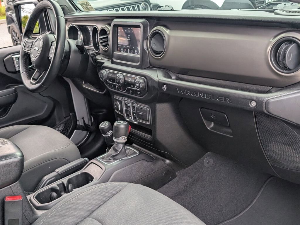 Certified 2018 Jeep Wrangler Unlimited Sport S image 16