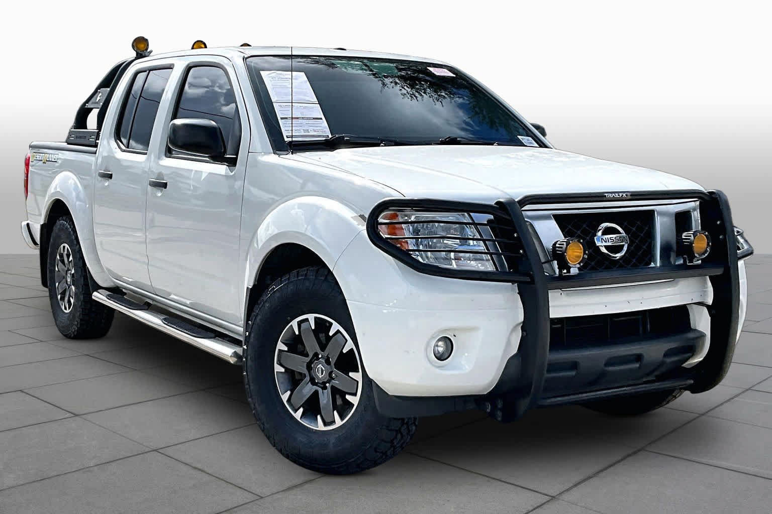 Used 2018 Nissan Frontier SV RWD image 3