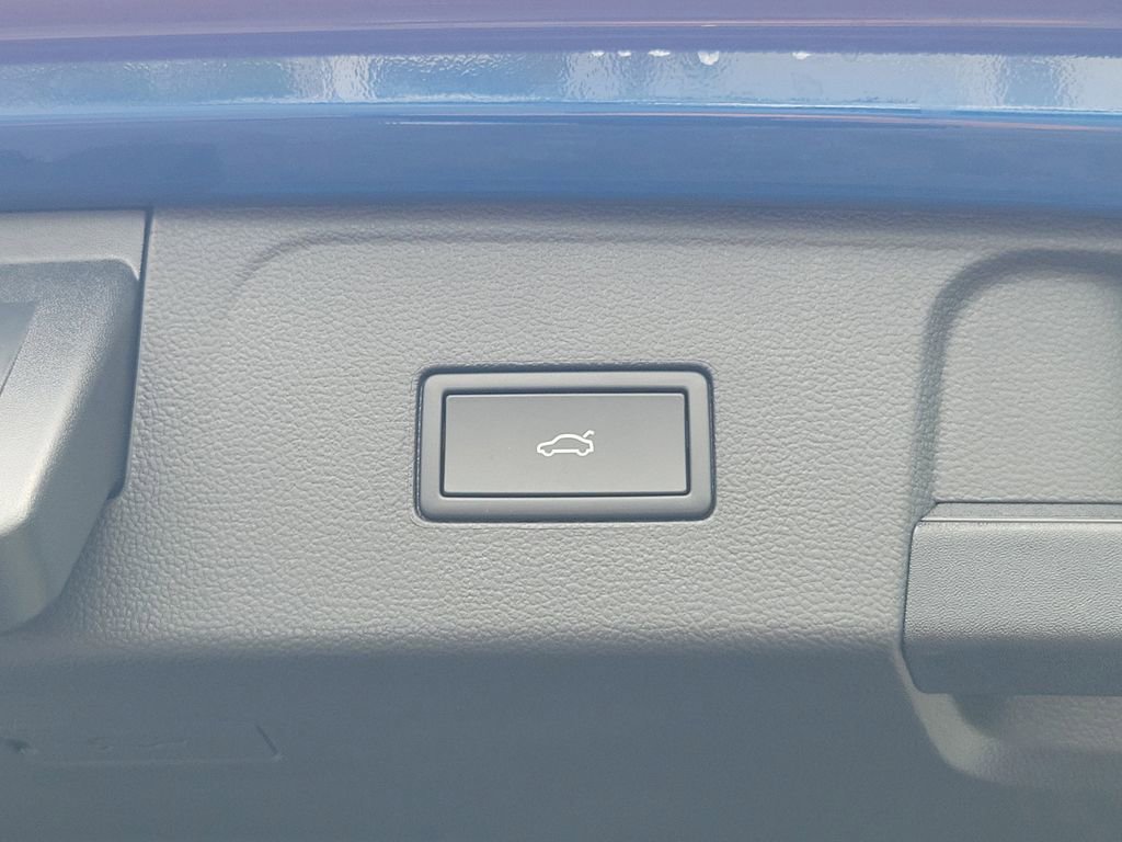 New 2026 Volkswagen Atlas SEL Premium R-Line image 10