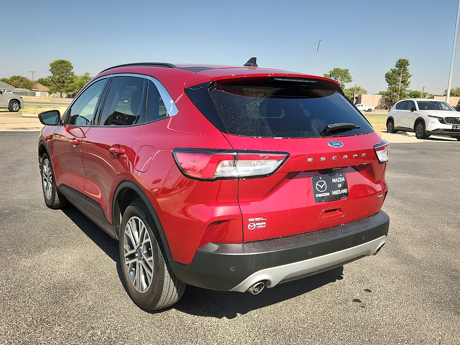 Used 2021 Ford Escape SEL w/ Technology Package FWD image 4