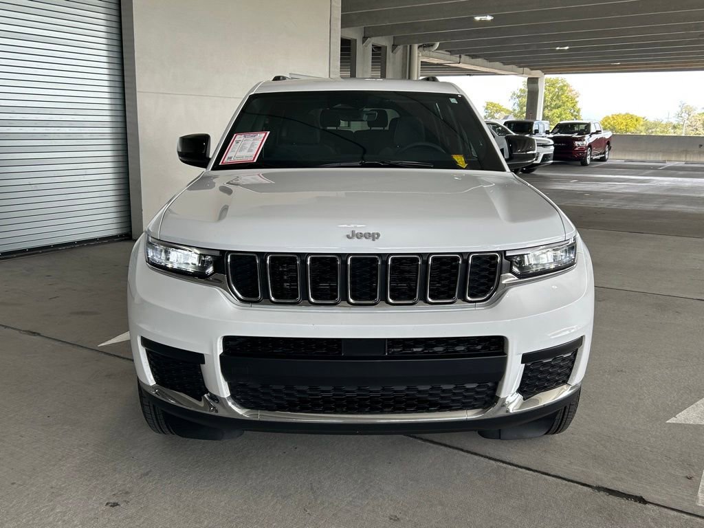 Used 2025 Jeep Grand Cherokee L Laredo image 8
