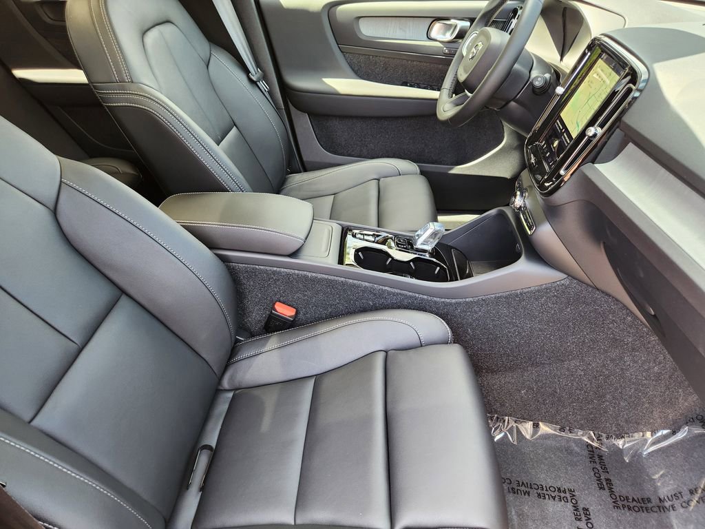 New 2026 Volvo XC40 B5 Ultra w/ Climate Package AWD/4WD image 5
