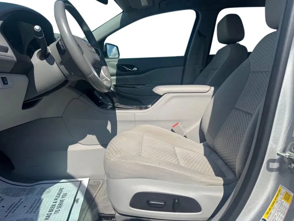 Used 2017 GMC Acadia SLE FWD image 9