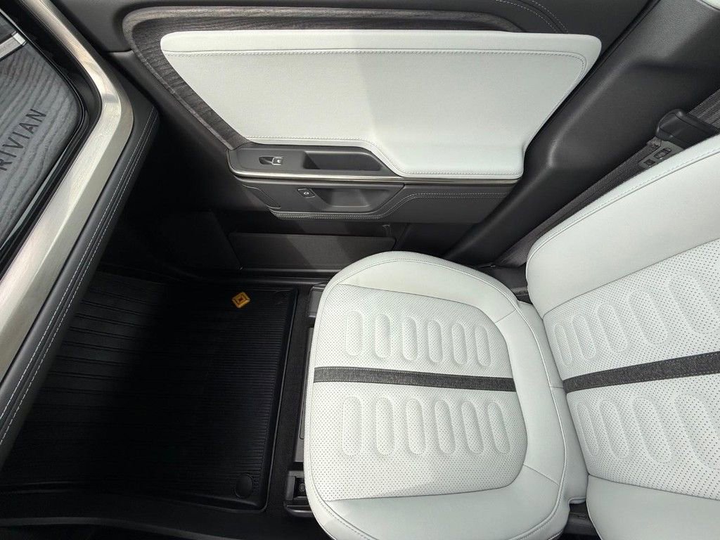Used 2025 Rivian R1T Adventure image 22
