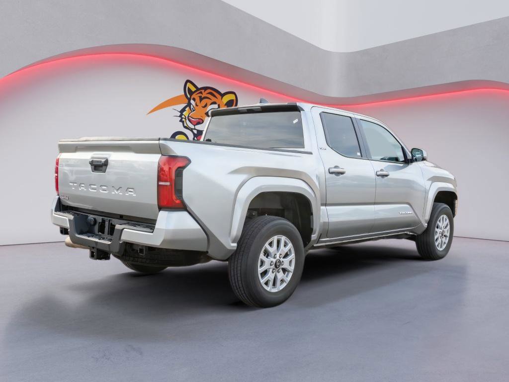 Used 2025 Toyota Tacoma SR5 image 5