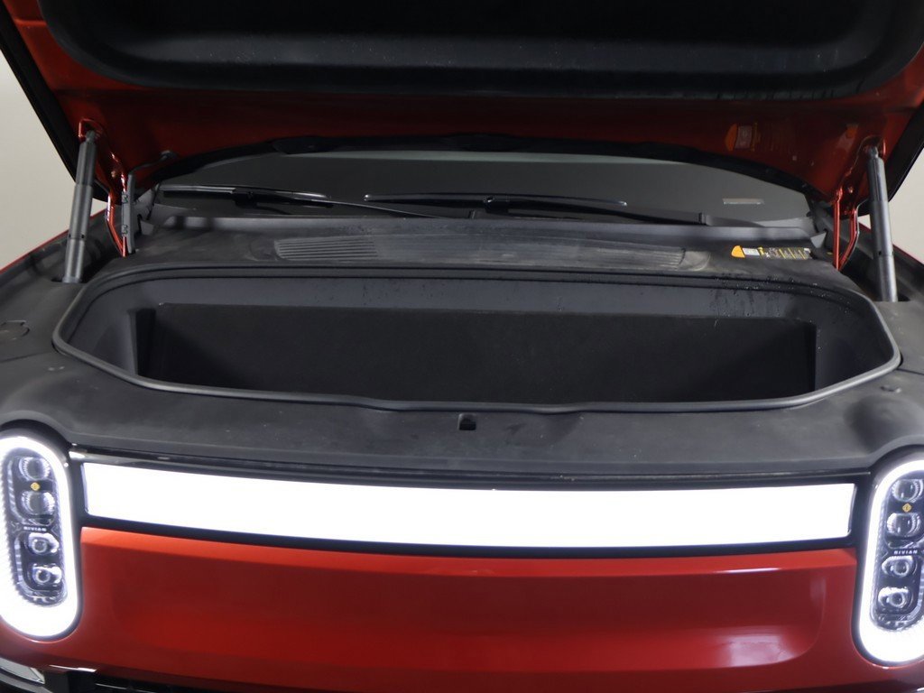 Used 2022 Rivian R1T Adventure image 20