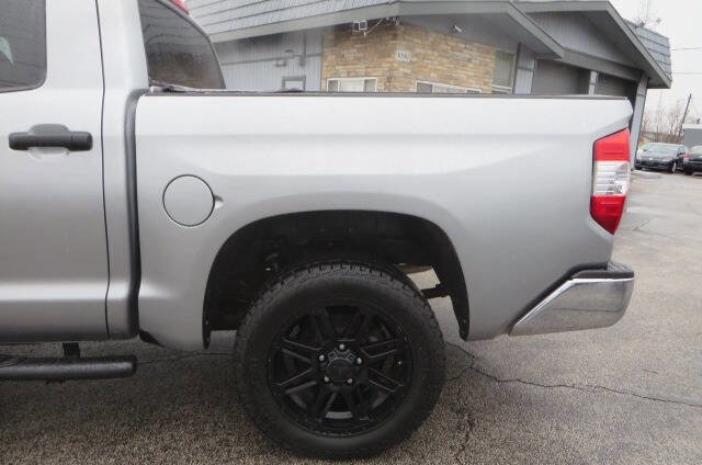 Used 2017 Toyota Tundra SR5 w/ SR5 Upgrade Package image 35