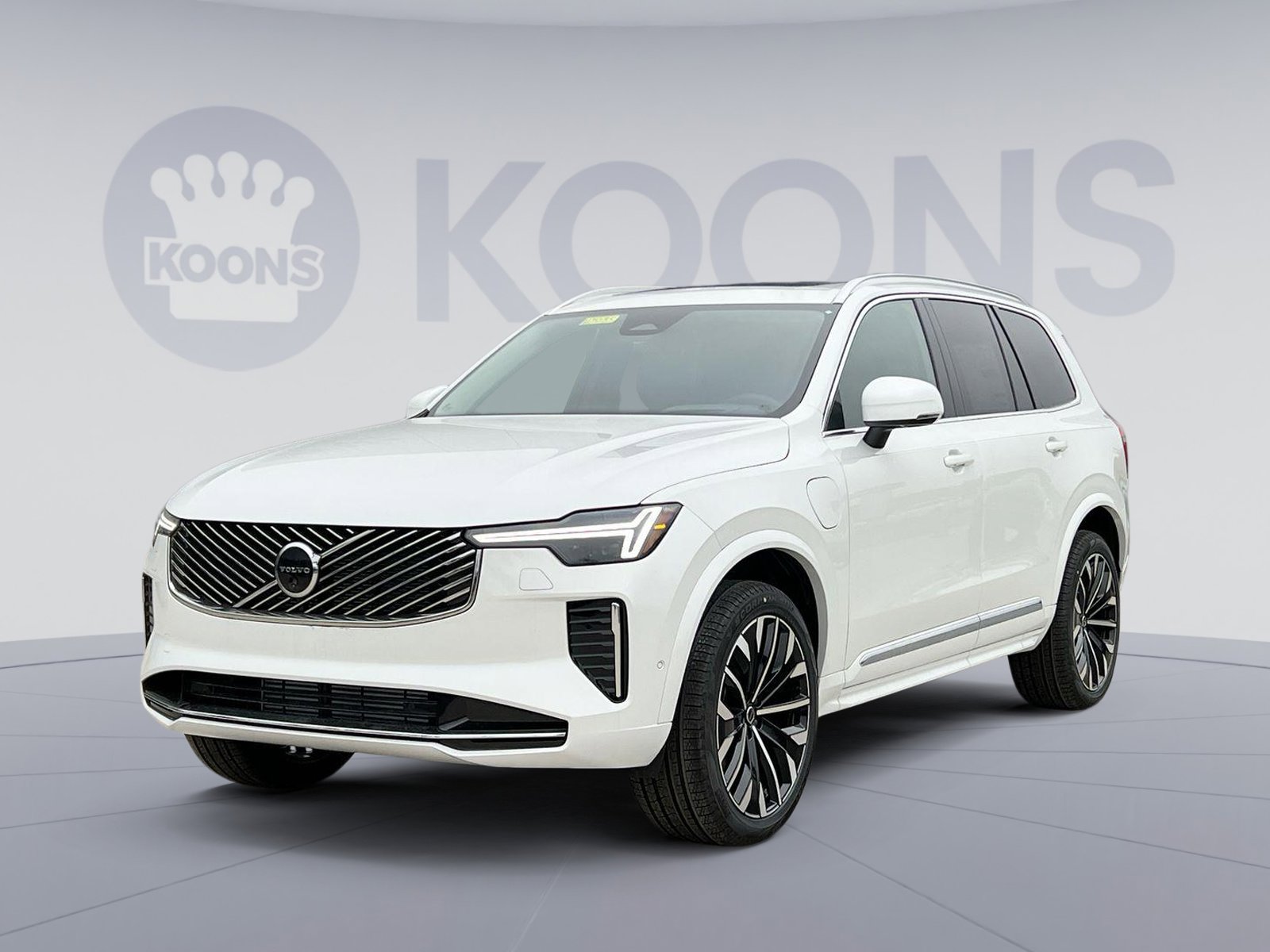 New 2025 Volvo XC90 T8 Plus w/ Protection Package Premier