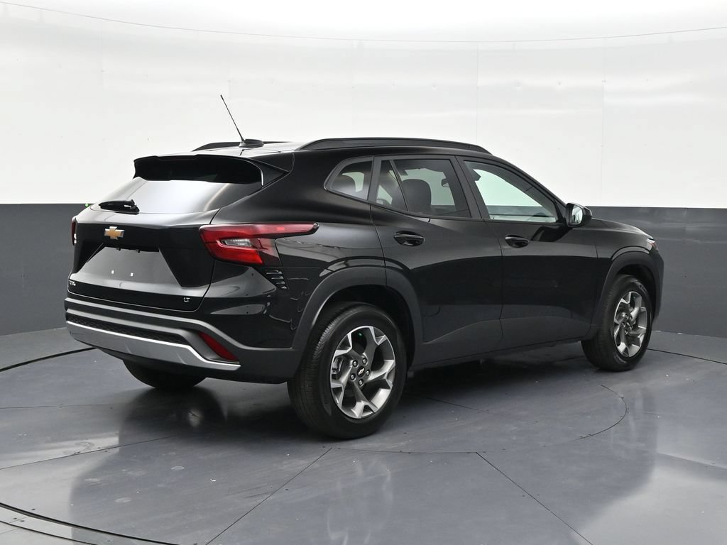 Used 2025 Chevrolet Trax LT w/ Driver Confidence Package FWD image 5