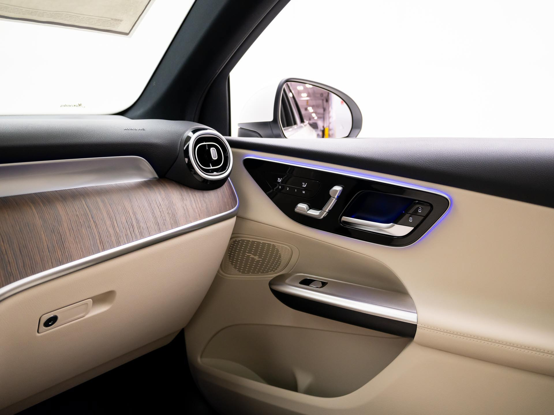 New 2027 Mercedes-Benz GLC 300 4MATIC image 31