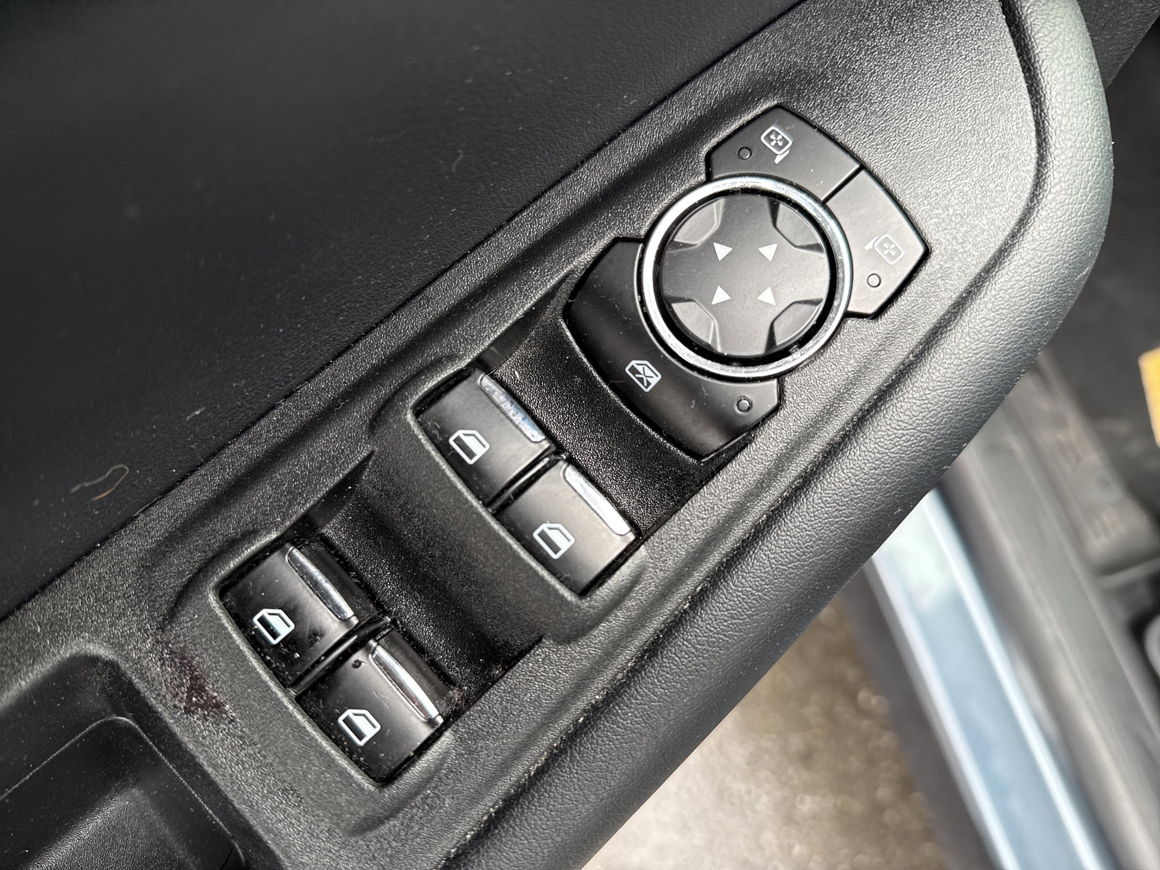 Used 2022 Ford Edge SEL w/ Convenience Package image 16