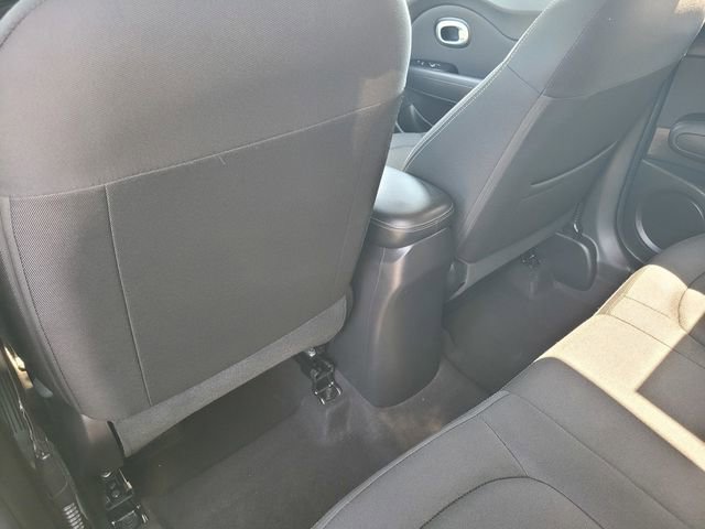Used 2018 Kia Soul + image 12