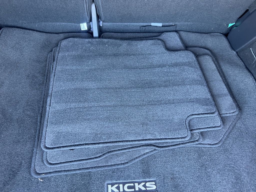 Used 2023 Nissan Kicks SR w/ SR Premium Package image 12