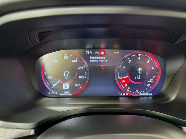 Used 2021 Volvo V60 T5 Cross Country image 8