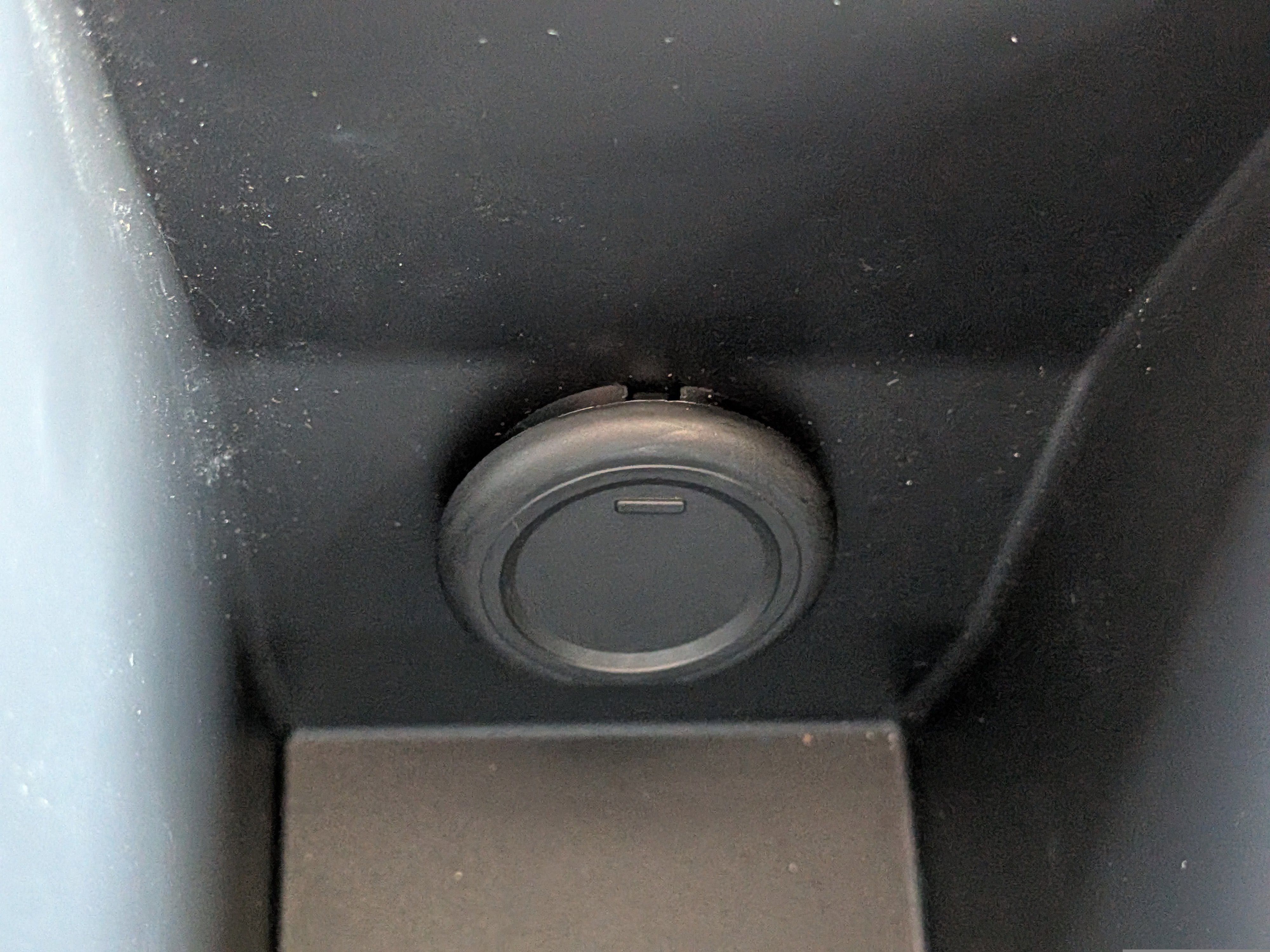 Used 2025 Nissan Kicks SV image 29