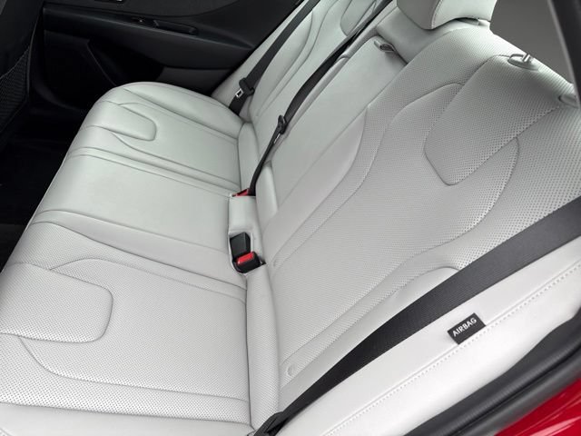 Used 2025 Hyundai Elantra Limited FWD image 10
